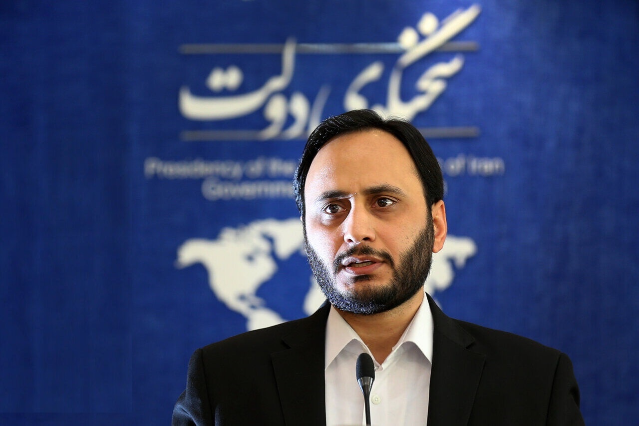 پاسخ سخنگوی دولت به اعتراض دانشجوی بلوچ + فیلم پاسخ سخنگوی دولت به اعتراض دانشجوی بلوچ + فیلم