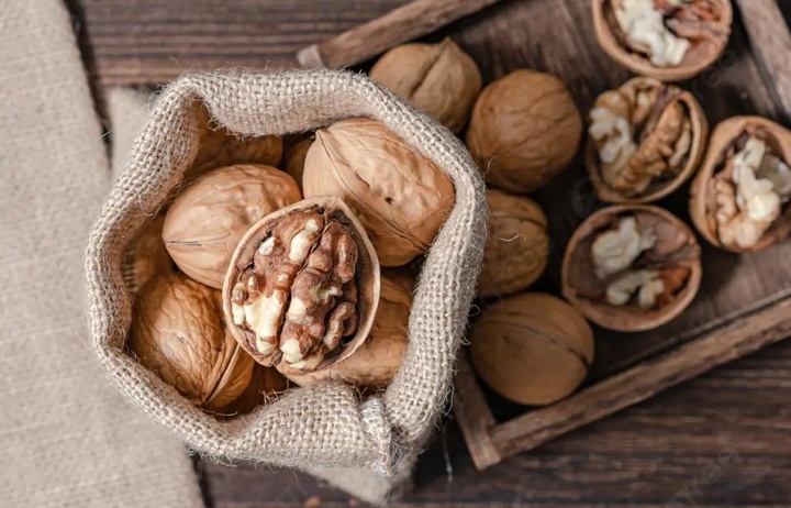 مغز گردوی ایرانی بیشتر خاصیت دارد یا خارجی؟ + لیست قیمت انواع گردو