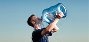 نوشیدن بیش از حد آب چه بلایی سرتان می‌آورد؟