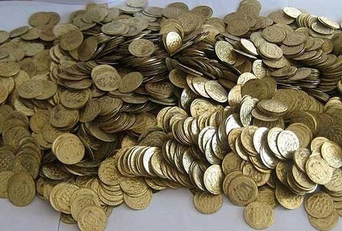 گنج‌یاب خوش‌شانس دو سکه عجیب پیدا کرد! + عکس