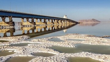 گرمای هوا تراز دریاچۀ ارومیه را هم پایین آورد
