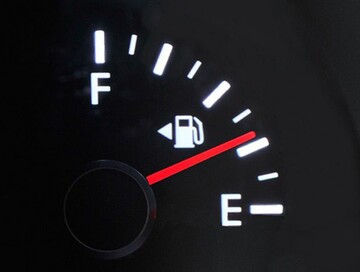 راه‌های کنترل مصرف بنزین خودرو /  چگونه در مصرف سوخت صرفه‌جویی کنیم؟