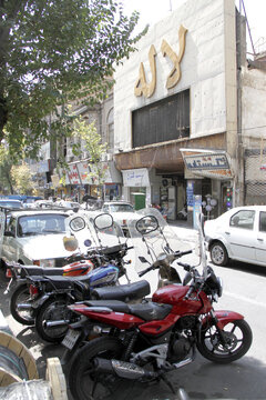 اولین سینمای تهران کجا بود؟ / زمانی که لالهزار پاتوق پاپکورن فروشها بود!