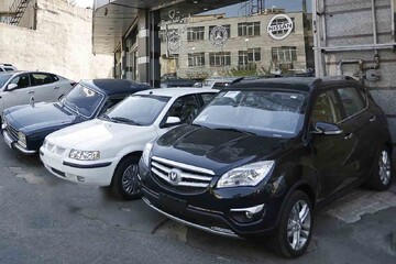 وضعیت بازار خودرو سه شنبه ۴ مهر / ریزش قیمت پژو ۲۰۷ و کوییک