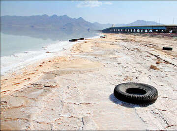 رهاسازی آب از سد ساروق تکاب به دریاچه ارومیه آغاز شد