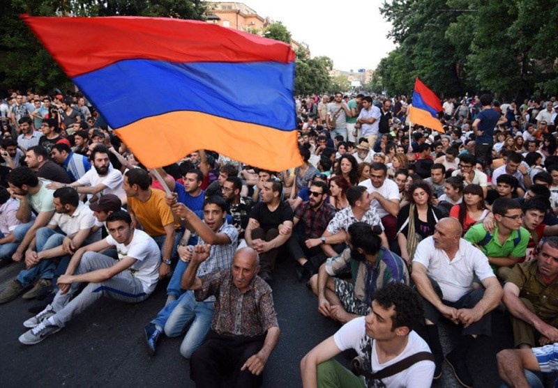 بازداشت پسر رییس‌جمهور سابق ارمنستان در تظاهرات + فیلم
