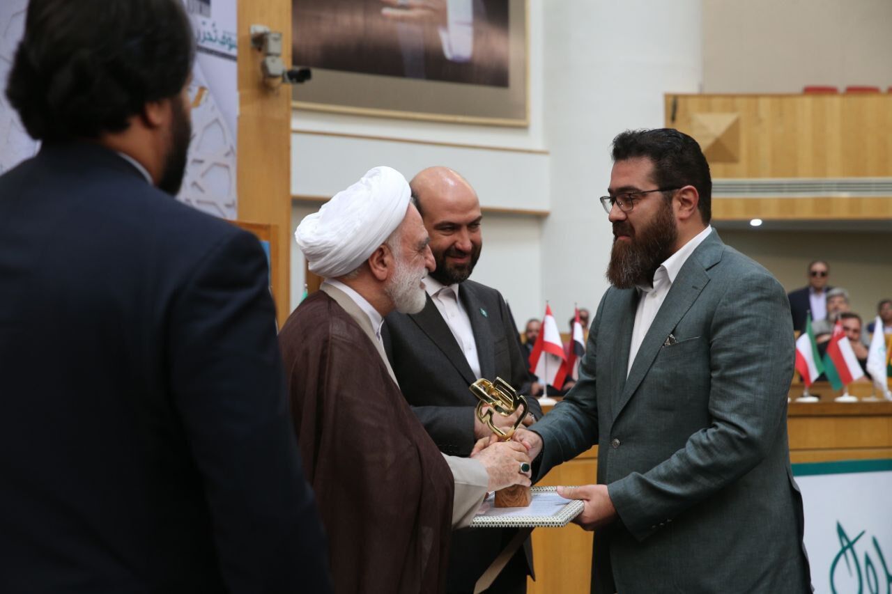 کسب تندیس واحد منتخب کیفی ملی استاندارد توسط گروه صنعتی هافمن کسب تندیس واحد منتخب کیفی ملی استاندارد توسط گروه صنعتی هافمن