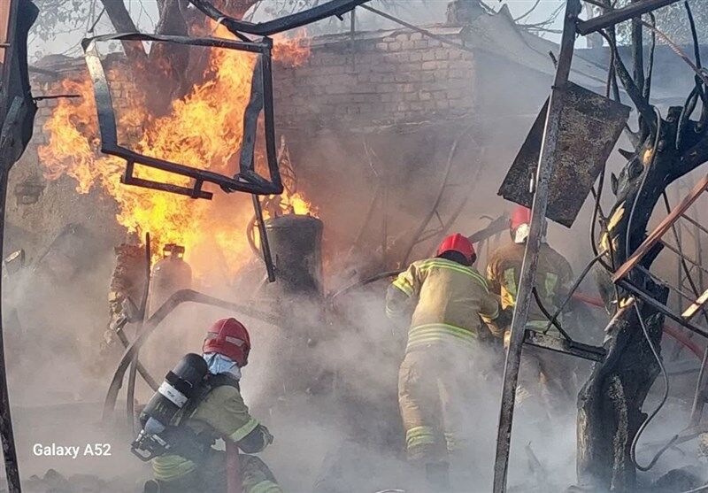 پای یک نفر پس انفجار محمدشهر در میدان ترهبار قطع شد