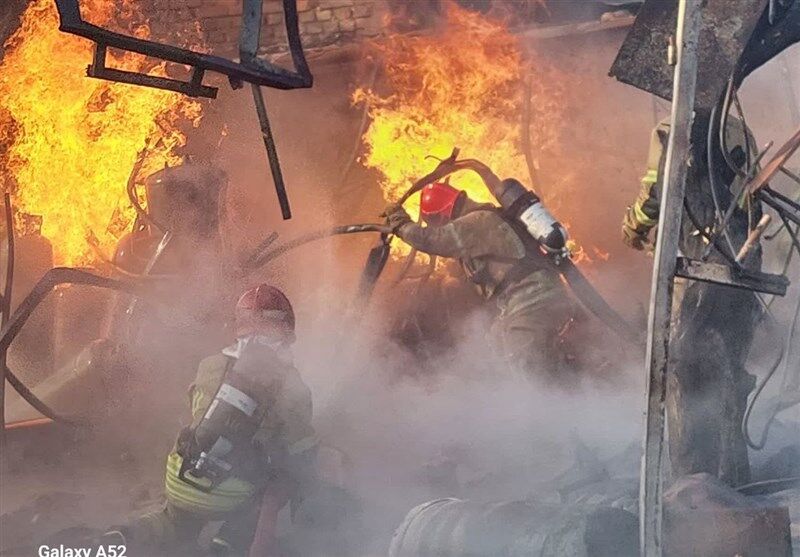 لحظه هولناک انفجار یک کارخانه متالورژی و سوختن دردناک چند کارگر + فیلم لحظه هولناک انفجار یک کارخانه متالورژی و سوختن دردناک چند کارگر + فیلم