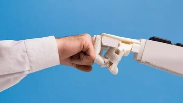 آیا اضافه کردن ربات‌ها به محیط کار انسان را تنبل‌تر می‌کند؟