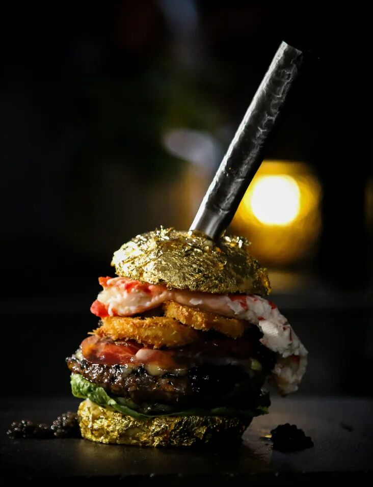 گرانترین غذاهای جهان؛ پیتزایی که هم قیمت ماشین است! + عکس