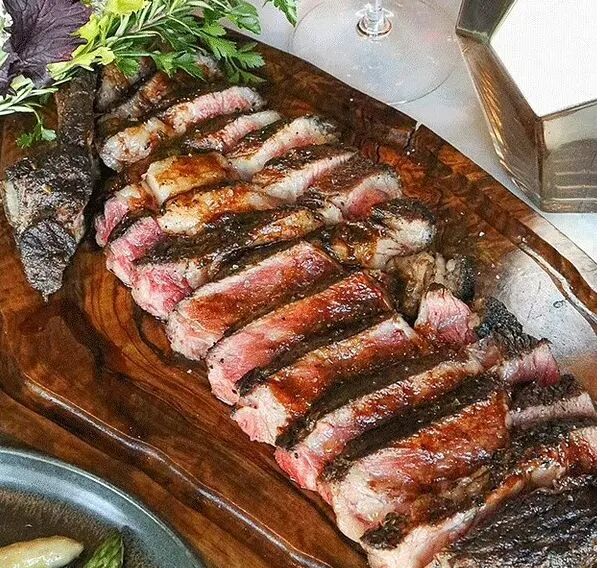 گرانترین غذاهای جهان؛ پیتزایی که هم قیمت ماشین است! + عکس