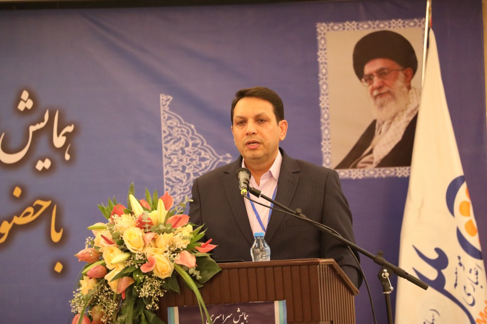 خدمت کردن به مردم را «افتخار» میدانیم