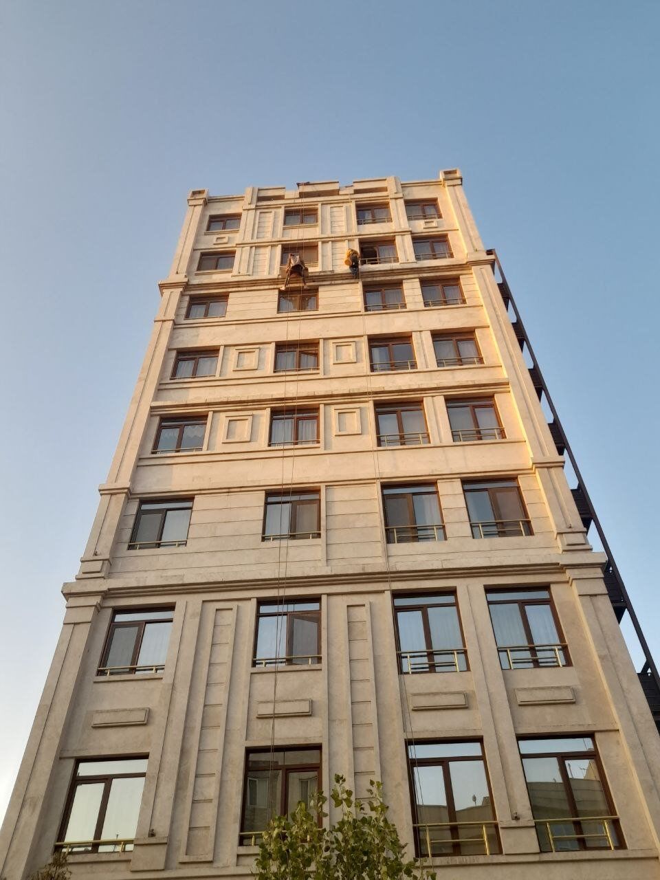 پیچ و رولپلاک سنگ نما و قوانین ریزش سنگ ساختمان