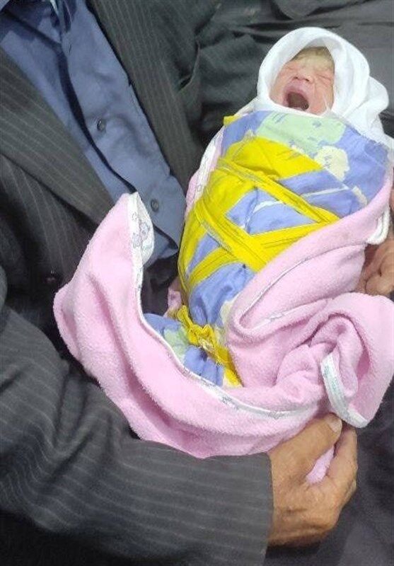 تولد نوزاد عجول در قطار! + عکس