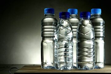 بطری پلاستیکی آب را دور نریزید! + عکس
