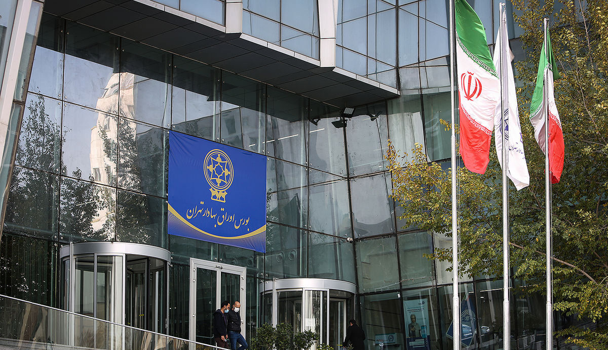 بورس تهران مدل ۱۴۰۲ / چه پارامترهایی شاخصهای بورسی را تکان داد؟!