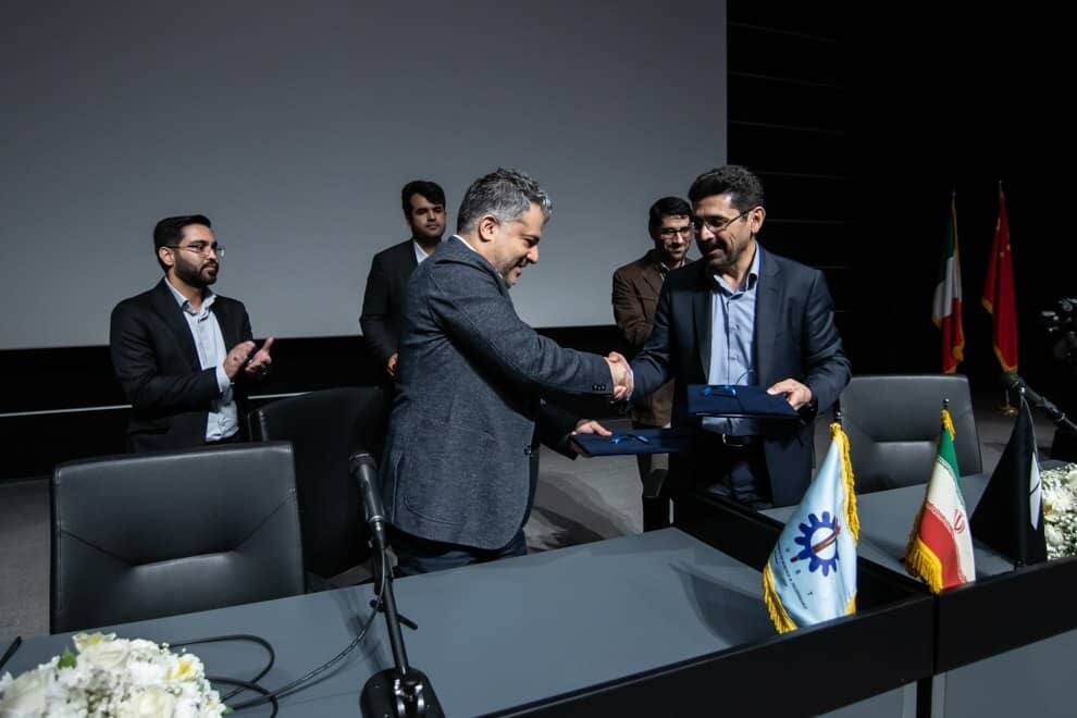 امضای تفاهم نامه همکاری علمی و فناوری بین کرمان موتور و دانشگاه علم و صنعت ایران