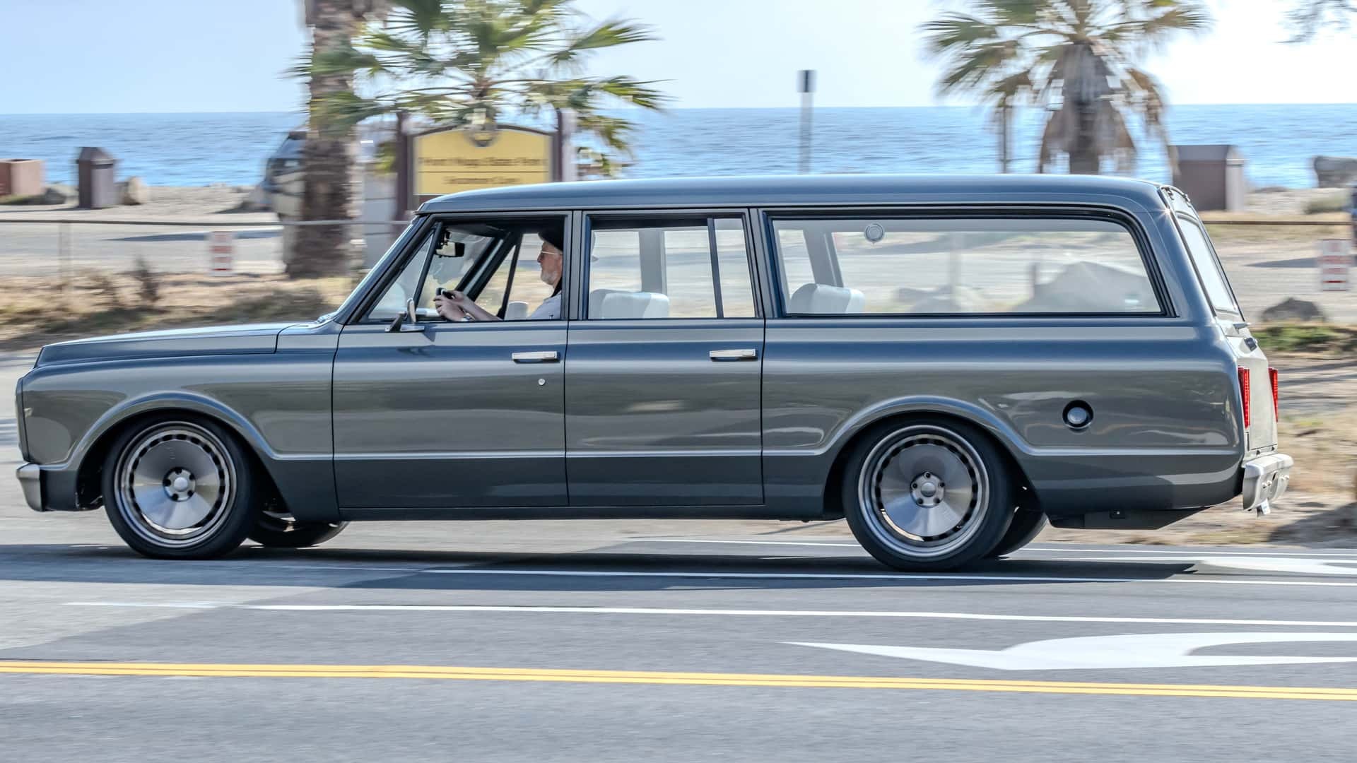 این خودروی زشت بیش از ۵۰ میلیارد تومان قیمت دارد! + عکس