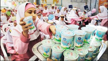 شیر رایگان در مدارس کهگیلویه و بویراحمد توزیع شد