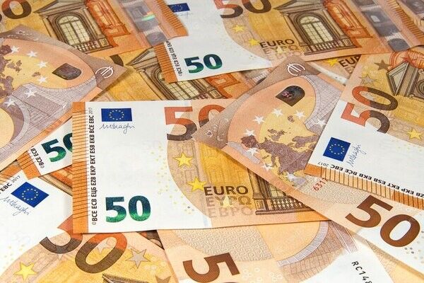 قیمت یورو امروز ۲۹ آبان ماه ۱۴۰۲ در بازار