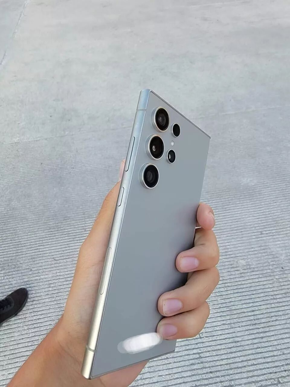 طراحی پرچمدار جدید سامسونگ افشا شد! + عکس