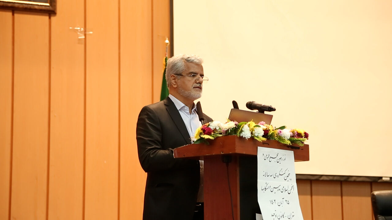 محمود صادقی، نماینده سابق مجلس شورای اسلامی: تداوم وضع جاری هزینه های کلانی را متوجه نظام سیاسی و کلیت کشور خواهد کرد