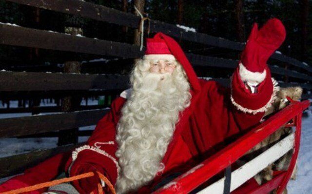 پلیس راهنمایی و رانندگی لباس بابانوئل پوشید! + فیلم