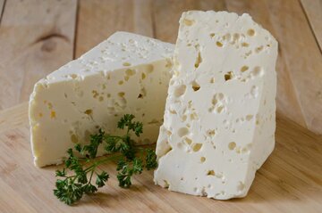 این نوع پنیر هرچه کهنه‌تر باشد بهتر است! + لیست قیمت انواع پنیر محلی و پاستوریزه