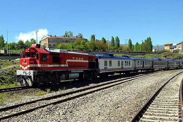 Iran, Turkey to transport one million tons of cargo via rail