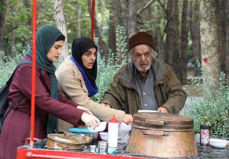 آش فروشی حمید لولایی در پارک لاله + عکس