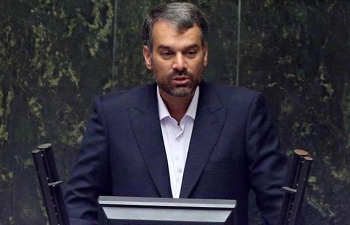 وقتی تعرفه ۲۵۰درصد باشد، معلوم است که خودروی ۷۰۰میلیون را بالای دو میلیارد میفروشند/نمیخواهند واردات در نرخ خودروهای داخلی اثر بگذارد!