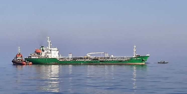 توقیف ۴.۵ میلیون لیتر سوخت قاچاق در خلیج فارس
