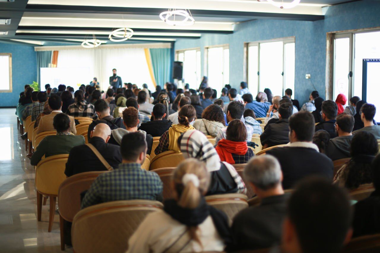 رترو در کنار جویندگان کار / مهارتهای ارتباطی و داستان سرایی به سبک رترو