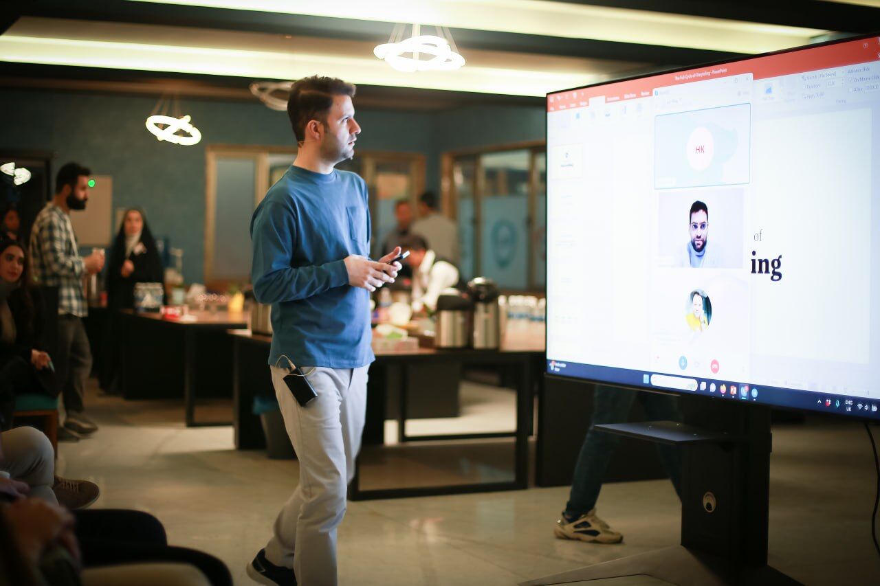 رترو در کنار جویندگان کار / مهارتهای ارتباطی و داستان سرایی به سبک رترو