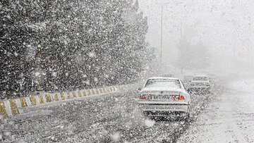 امشب؛ اولین برف پاییزی در تهران + فیلم
