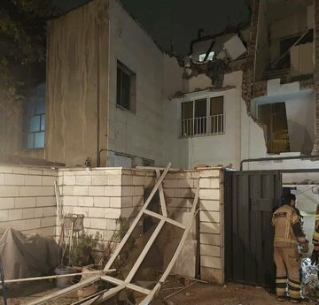 انفجار و تخریب منزل قدیمی در سهروردی تهران