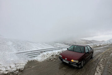 بارش برف پاییزی در مازندران / هشدار به رانندگان