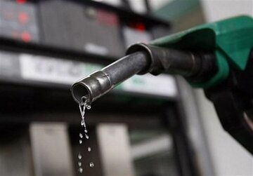 خبر جدید و مهم درباره قیمت بنزین! / مجلس کوتاه می‌آید؟