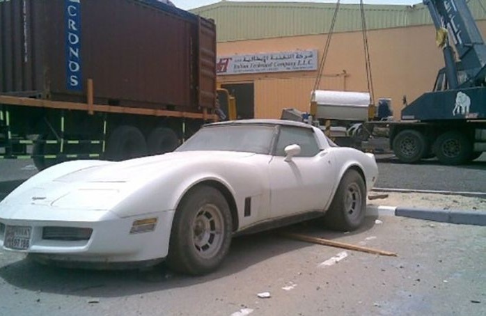 تصاویر خودروهای لاکچری دوبی زیر خروارها خاک / گرانترین قبرستان جهان! / حراج پورشه، لامبورگینی و فراری با کمترین قیمت