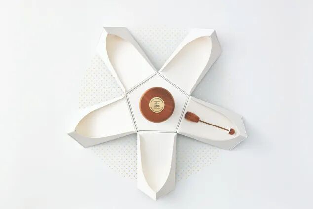 نادرترین عسل مانوکای دنیا که شیشه 230 گرمی آن 2,278 دلار است