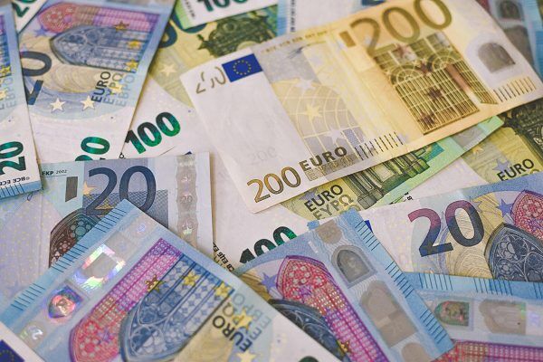 قیمت یورو امروز ۳ دی ماه ۱۴۰۲ در بازار