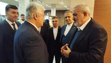 ورود وزیر صمت به سن‌پترزبورگ با هدف امضای موافقتنامه تجارت آزاد با اوراسیا