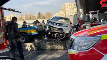 حادثه آفرینی یک راننده تویوتا در پمپ بنزین ستارخان