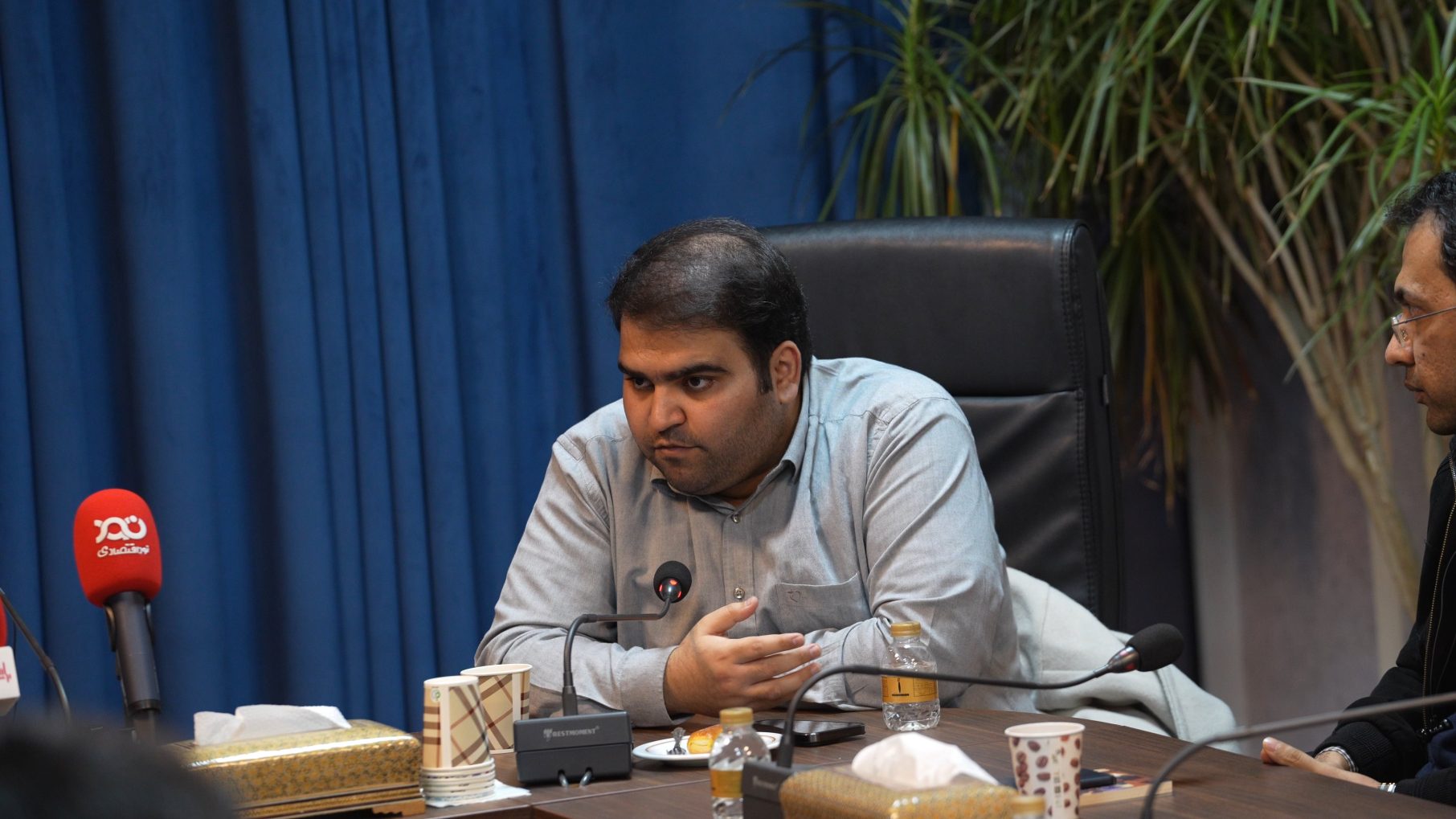 برگزاری نشست معرفی کتاب «در دفاع از تضمین شغل»/ کاهش درآمد طبقه متوسط آمریکا