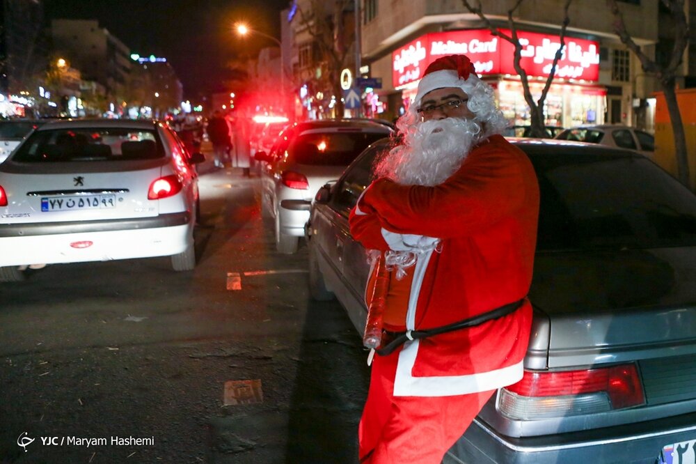 حال و هوای خیابان‌های تهران در شب سال نو میلادی