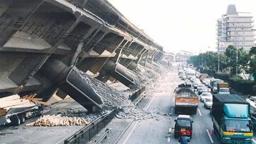 تصاویر وحشتناک از زلزله در ژاپن