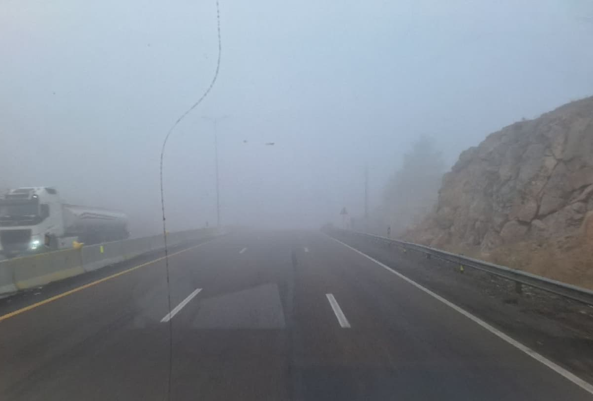مه شدید در جاده‌های کرمانشاه + عکس و فیلم