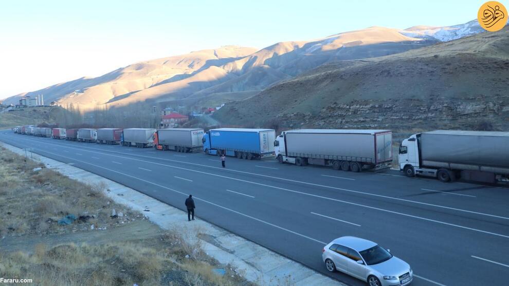 صف ۱۰ کیلومتری کامیونها در مرز ایران و ترکیه! + عکس