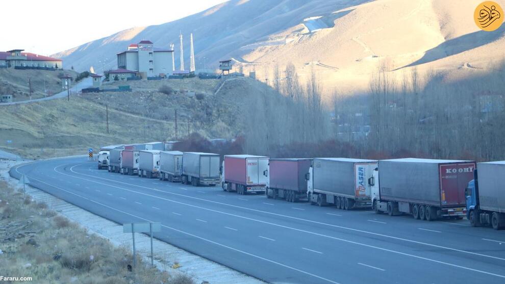 صف ۱۰ کیلومتری کامیونها در مرز ایران و ترکیه! + عکس